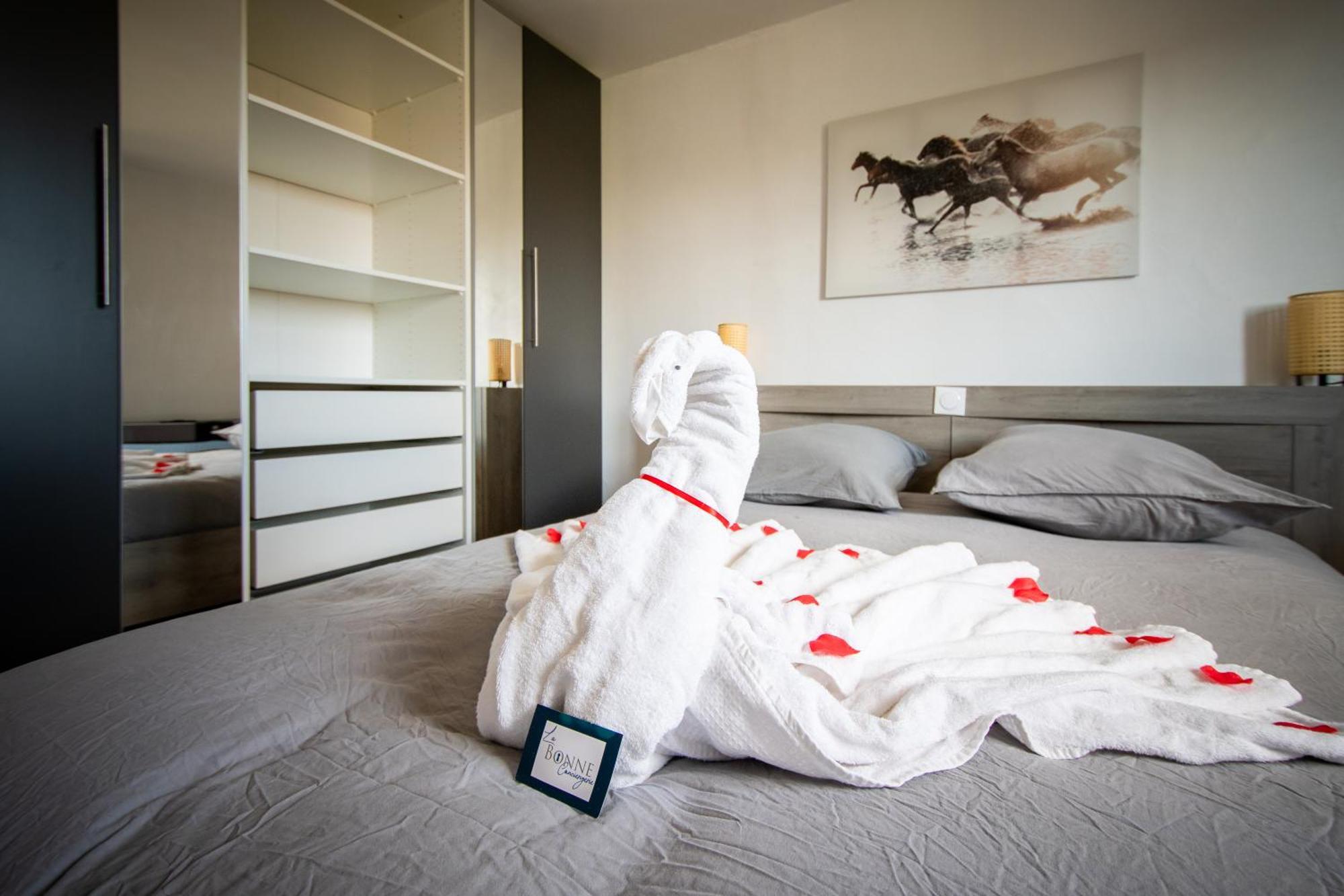 Guesthouse La Costiere - Logements Independants - Espace Piscine Jacuzzi Люнель Экстерьер фото